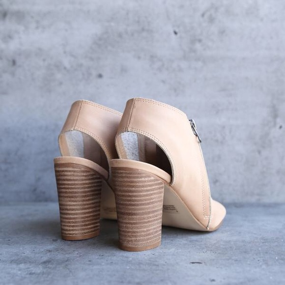 NIB Tan Leather Block Heel Peep Toe Ankle Booties - Picture 5 of 8